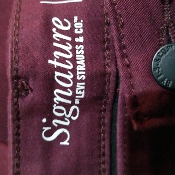 LEVI STRAUSS & Co Signature brand jeans. - Picture 13 of 16